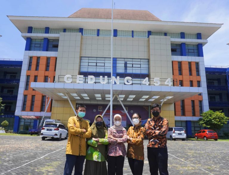 IWARE BATIK INTERNTIONAL HACKATHON EVENT 2021, TIM JINGGO MAHASISWA MANAJEMEN BISNIS PARIWISATA POLIWANGI RAIH FINALIST – GRAND CHALLENGER