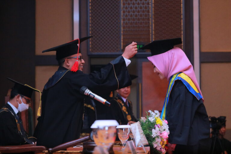 POLITEKNIK NEGERI BANYUWANGI MENGGELAR WISUDA XVI TAHUN TAHUN 2022/2023