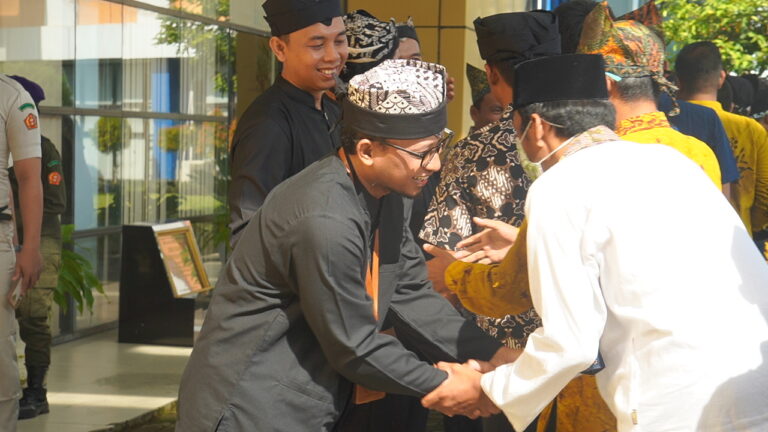 Upacara Hari Pendidikan Nasional dan Halal Bihalal Politeknik Negeri Banyuwangi