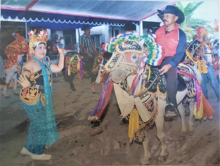 Jaran Kencak Paju Gandrung : Hampir Punah dan Tak Diminati?