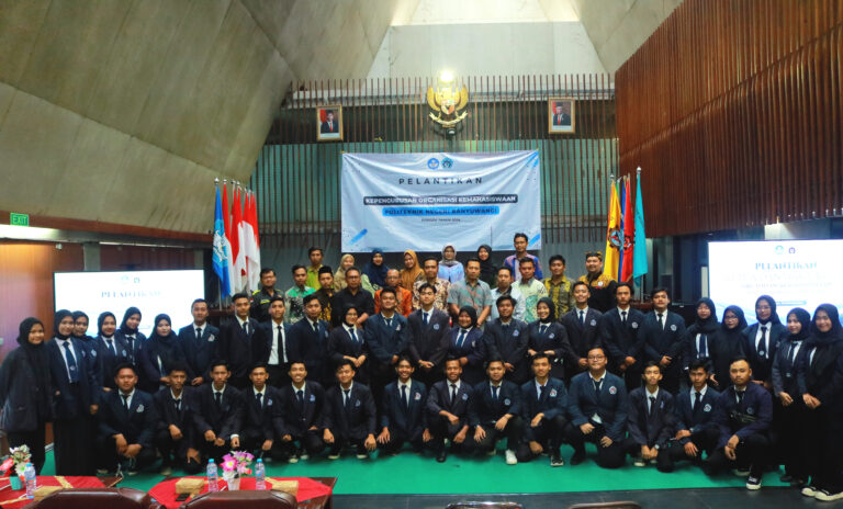 Direktur Politeknik Negeri Banyuwangi Lantik Pengurus Organisasi Kemahasiswaan Periode 2024