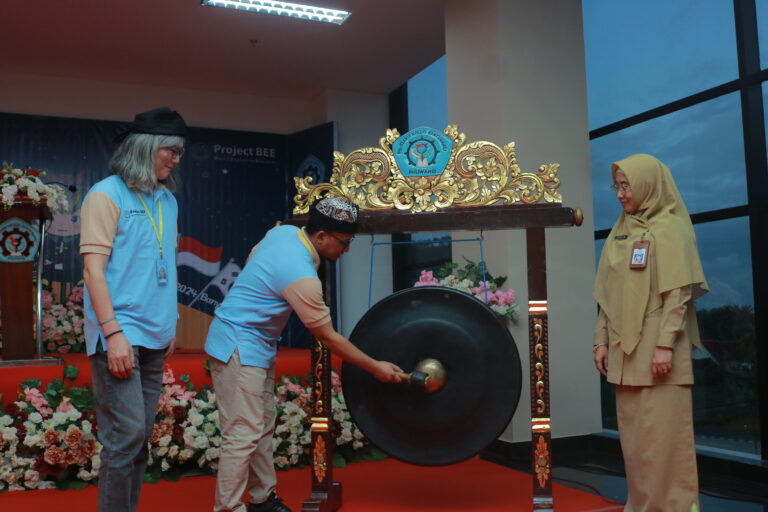 Politeknik Negeri Banyuwangi Gelar Pengabdian Masyarakat Internasional Creativity Station 2024