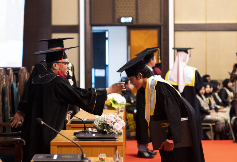 Politeknik Negeri Banyuwangi Luluskan 753 Ahli Madya dan Sarjana Terapan pada Wisuda XX Tahun 2025