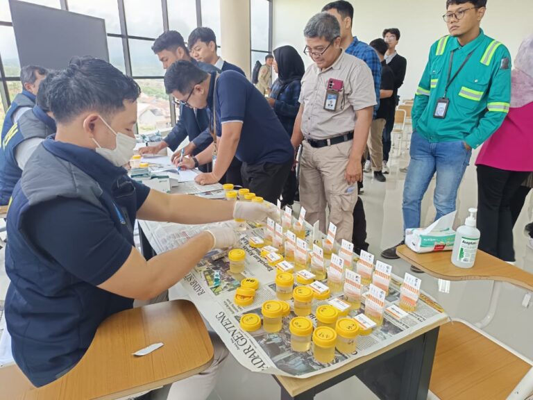 Politeknik Negeri Banyuwangi Gelar Tes Narkoba bagi Pegawai dan Mahasiswa Bersama BNNK Banyuwangi