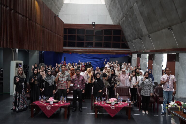 Poliwangi Rayakan HUT ke-26 Dharma Wanita Persatuan dengan Seminar Rahasia Kulit Cantik dan Sehat