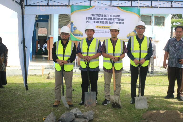 Peletakan Batu Pertama Pembangunan Masjid At-Taqwa Poliwangi