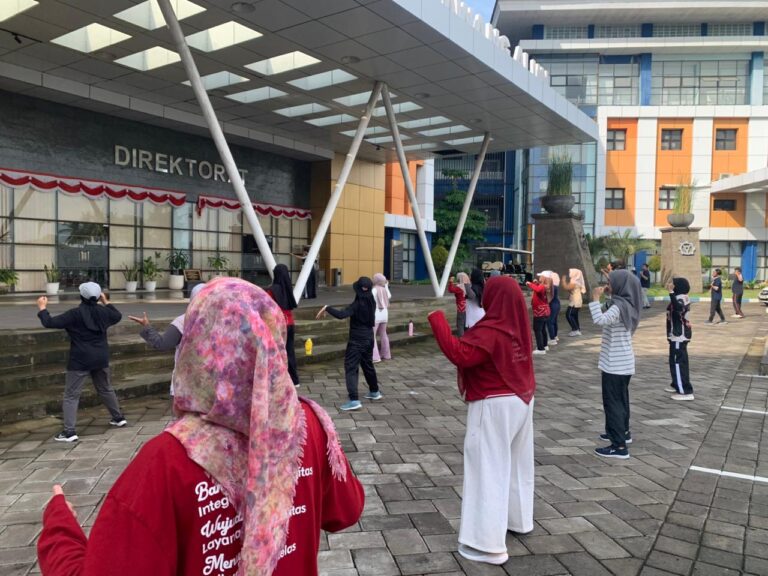Senam Sehat Poliwangi Upaya Kampus Dukung Gaya Hidup Sehat