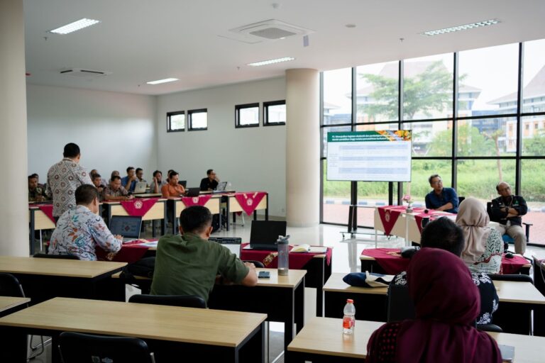 Wakil Direktur Paparkan Program Kerja di Rapat Senat Poliwangi 