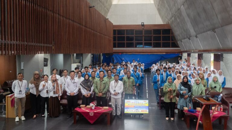 Poliwangi Terima Kunjungan 210 Siswa SMAN 1 Glenmore dalam Rangka Pengenalan Dunia Vokasi