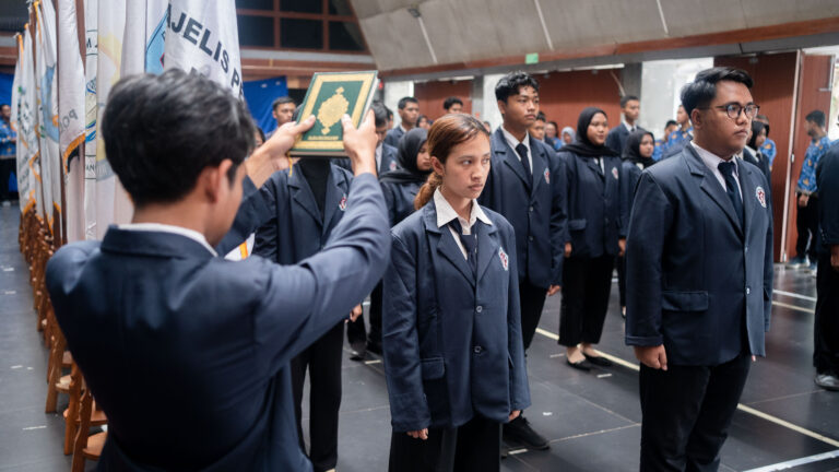 Pelantikan Pengurus Organisasi Kemahasiswaan Poliwangi Periode 2026