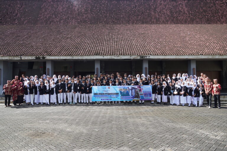Poliwangi Terima Kunjungan Edukasi Siswa SMAN Pesanggaran dalam Program Outdoor Study